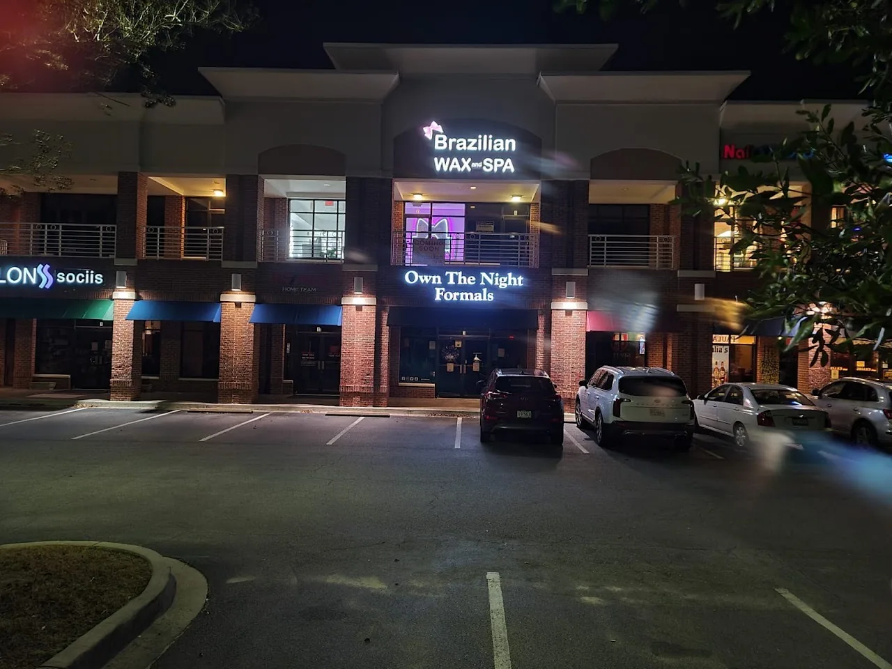 Evening exterior of the Northeast Columbia spa